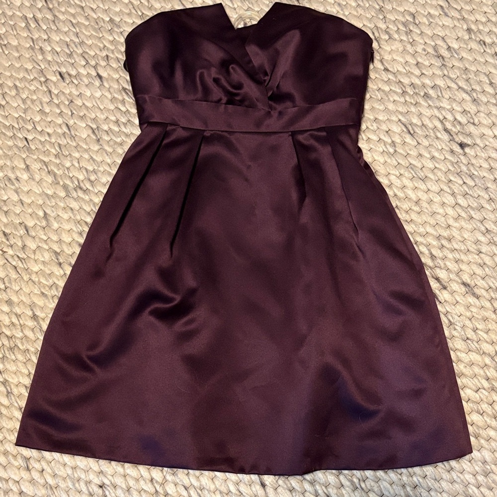 Elegant Strapless Satin Dress